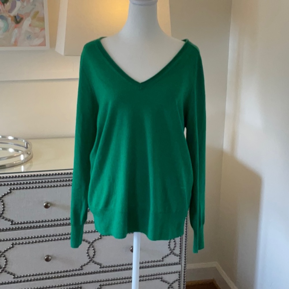 Trina Turk Green V neck Merino Wool Sweater M